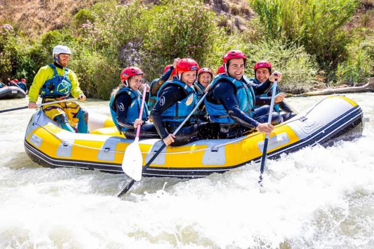 Rafting con amigos y familia
